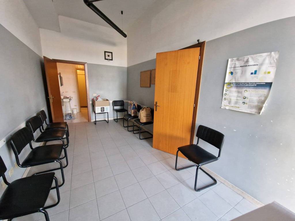 negozio in vendita a Settimo Milanese