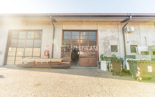 capannone in vendita a Settimo Milanese in zona Vighignolo