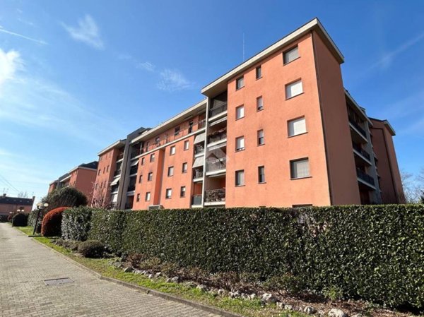 appartamento in vendita a Settimo Milanese in zona Seguro