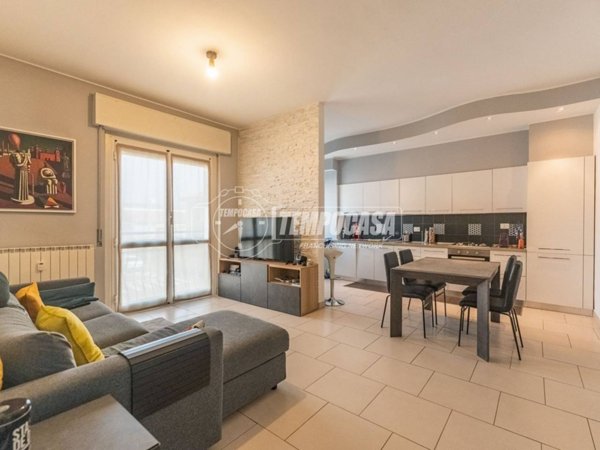 appartamento in vendita a Settimo Milanese in zona Villaggio Cavour