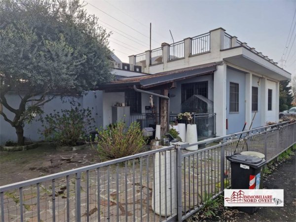 locale commerciale in vendita a Settimo Milanese