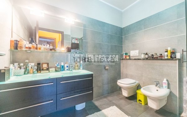 ufficio in vendita a Settimo Milanese