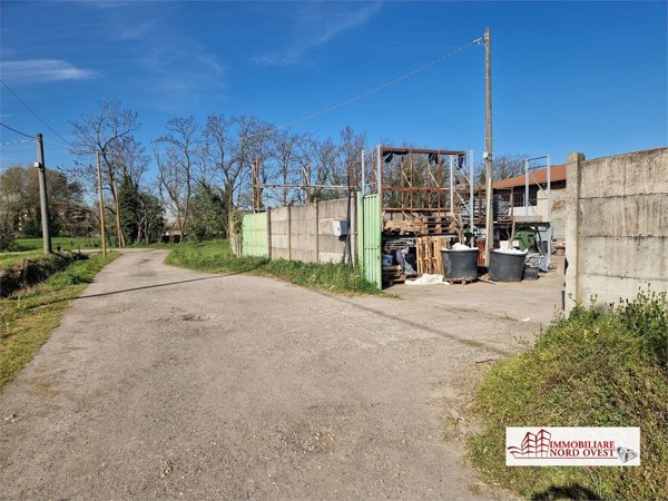ufficio in vendita a Settimo Milanese in zona Cascine Olona