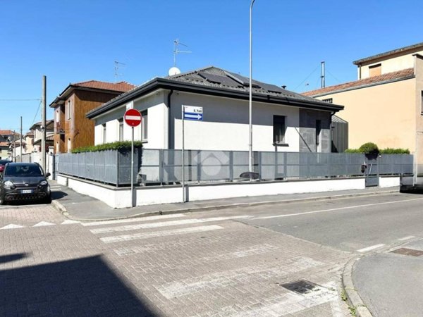 casa indipendente in vendita a Settimo Milanese