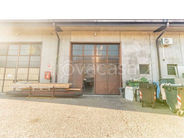 locale commerciale in vendita a Settimo Milanese in zona Vighignolo