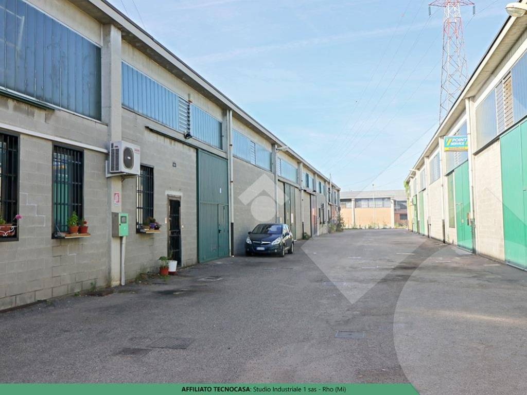 locale commerciale in vendita a Settimo Milanese