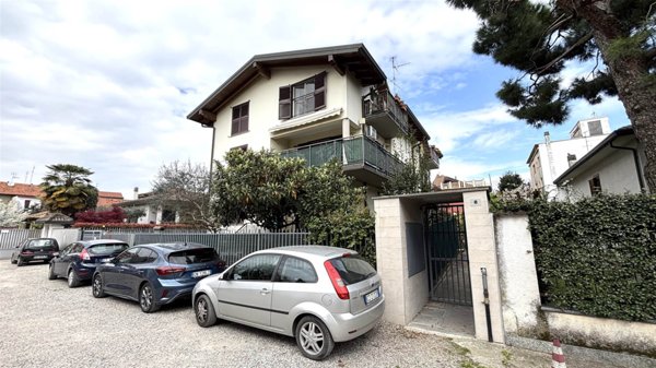 appartamento in vendita a Settimo Milanese in zona Villaggio Cavour