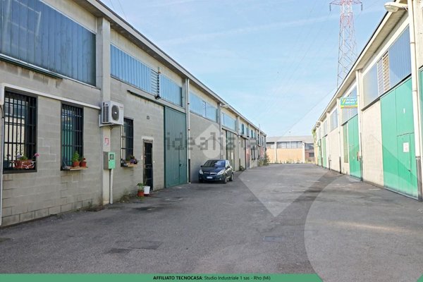 capannone in vendita a Settimo Milanese in zona Seguro