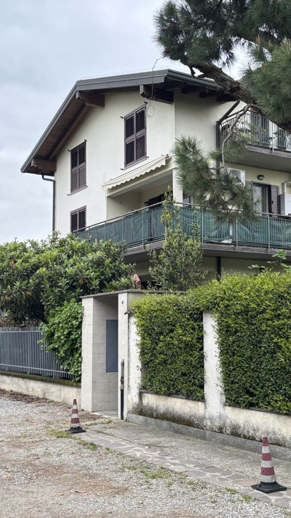 appartamento in vendita a Settimo Milanese in zona Villaggio Cavour