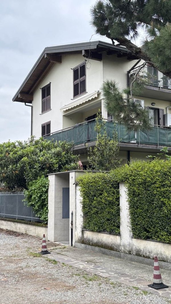appartamento in vendita a Settimo Milanese in zona Villaggio Cavour