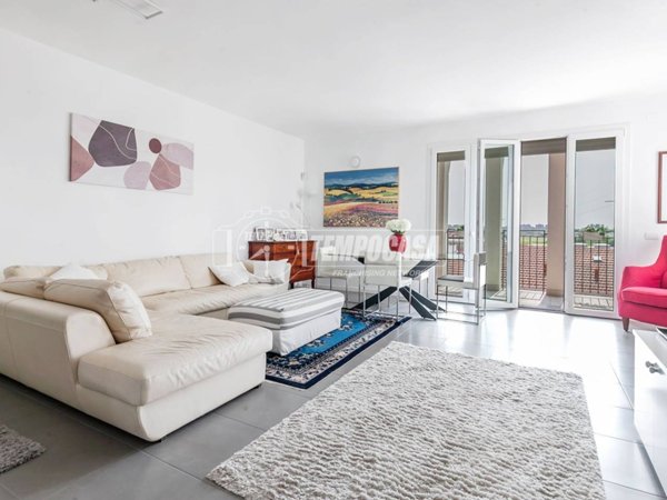 appartamento in vendita a Settimo Milanese in zona Villaggio Cavour