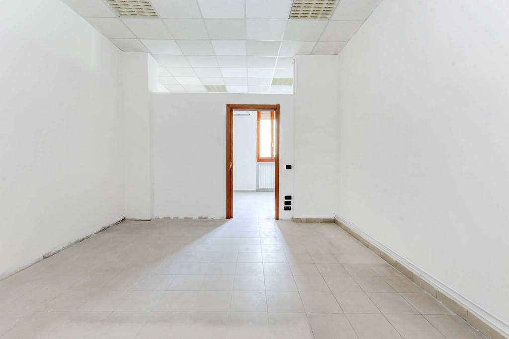 negozio in vendita a Settimo Milanese