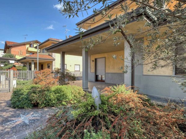 casa indipendente in vendita a Settimo Milanese