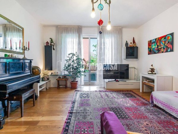 appartamento in vendita a Settimo Milanese in zona Cascine Olona