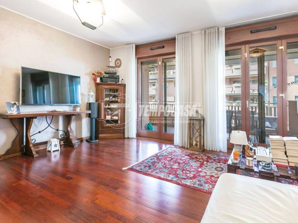 appartamento in vendita a Settimo Milanese in zona Cascine Olona
