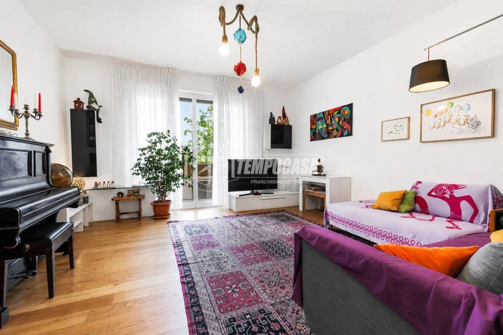 appartamento in vendita a Settimo Milanese in zona Cascine Olona