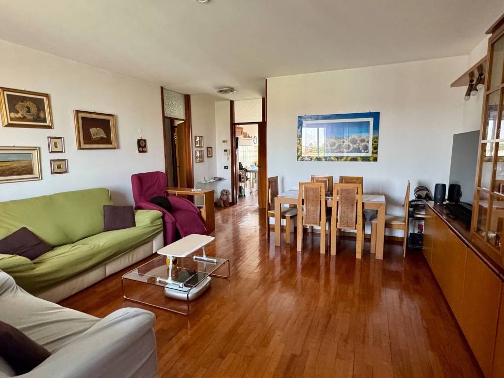 appartamento in vendita a Settimo Milanese in zona Cascine Olona