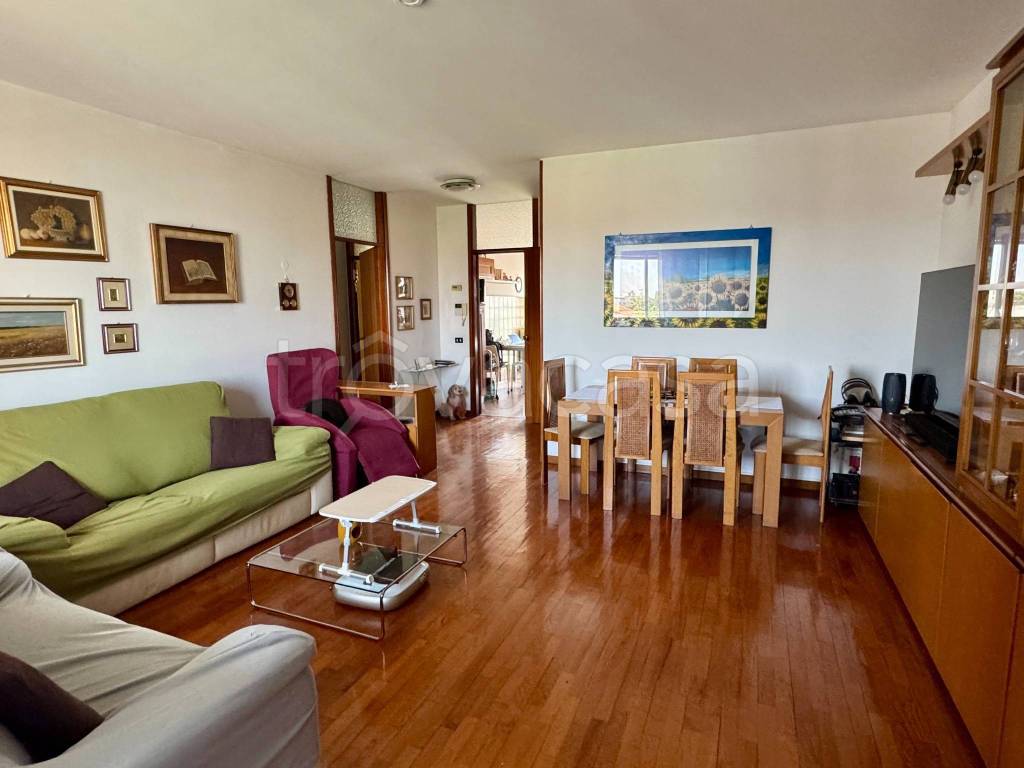 appartamento in vendita a Settimo Milanese in zona Cascine Olona