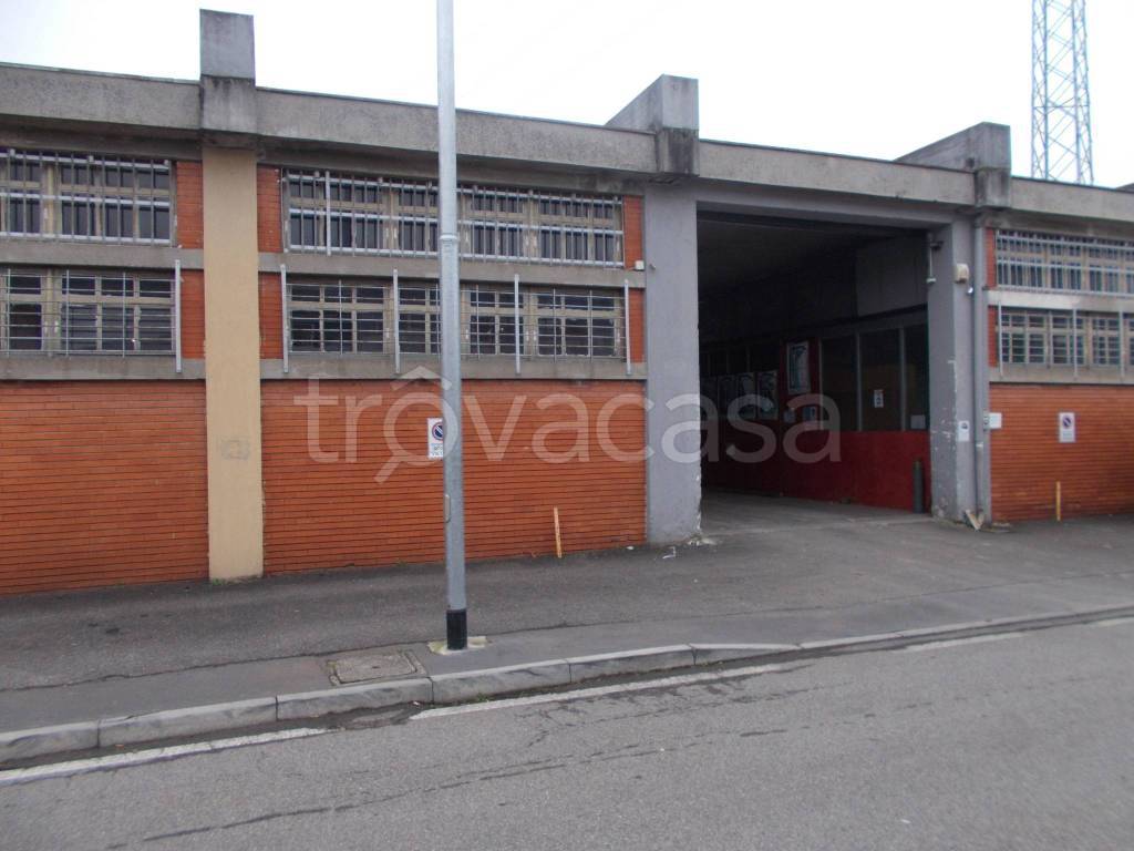 appartamento in vendita a Settimo Milanese in zona Villaggio Cavour