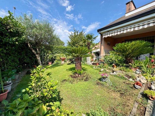 casa indipendente in vendita a Settimo Milanese in zona Seguro