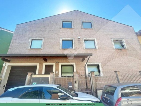 ufficio in vendita a Settimo Milanese in zona Cascine Olona