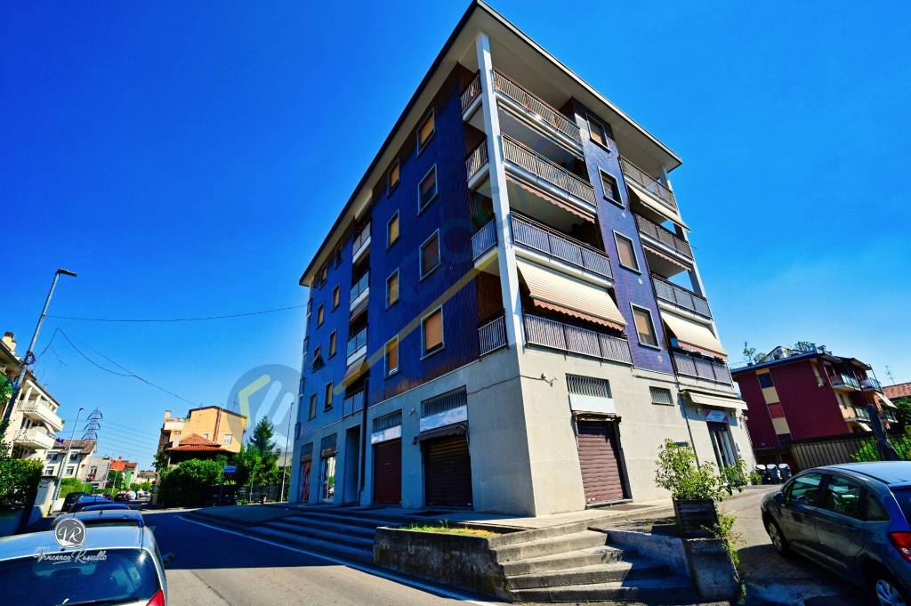 appartamento in vendita a Settimo Milanese in zona Cascine Olona