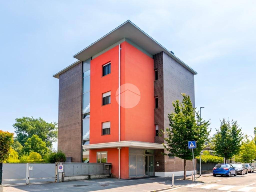 appartamento in vendita a Settimo Milanese in zona Villaggio Cavour