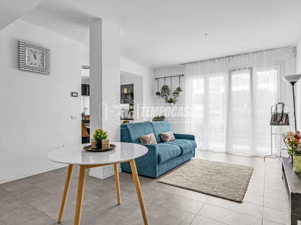 appartamento in vendita a Settimo Milanese in zona Villaggio Cavour