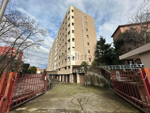 locale di sgombero in vendita a Settimo Milanese in zona Cascine Olona