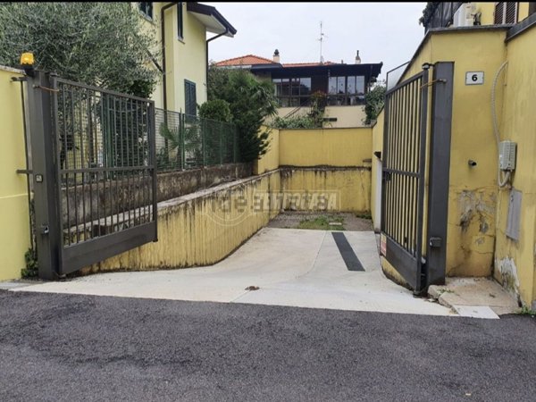 box auto in vendita a Settimo Milanese in zona Cascine Olona