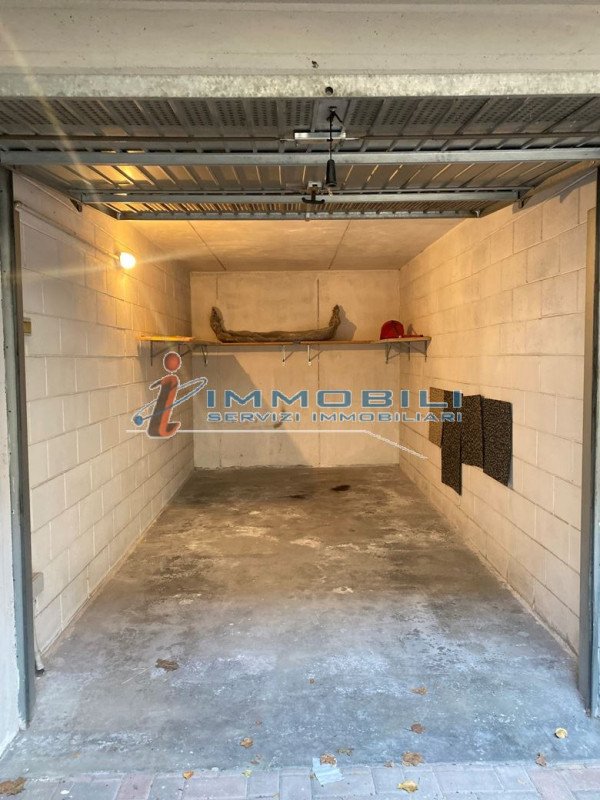 box auto in vendita a Settimo Milanese in zona Vighignolo