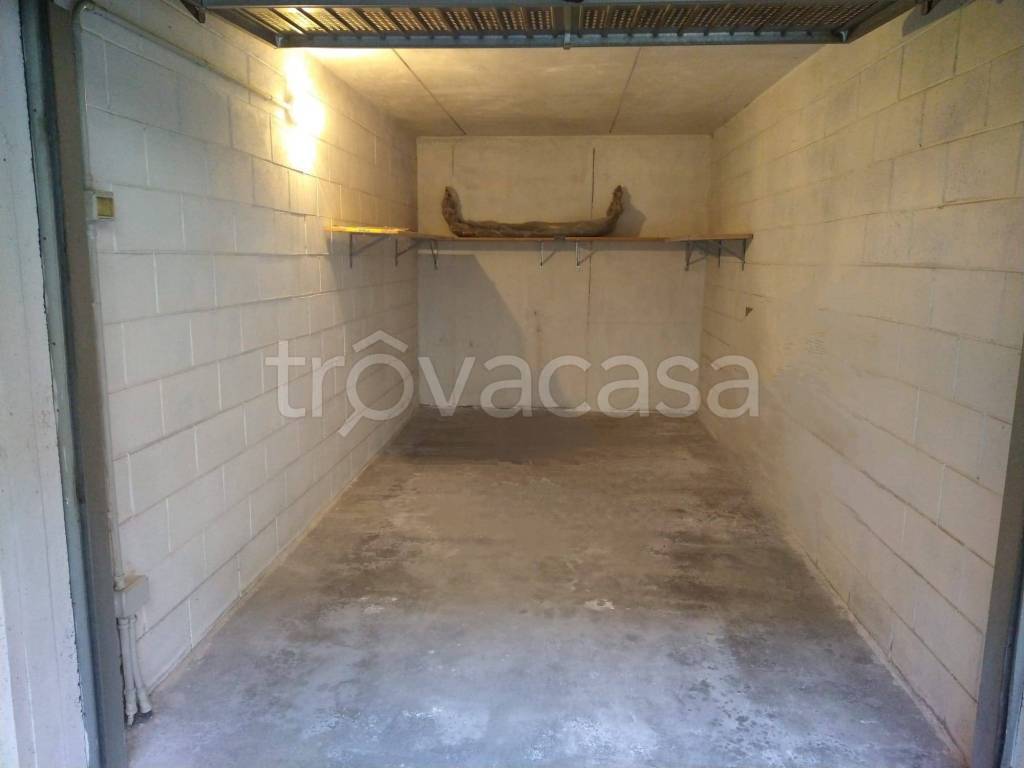 box auto in vendita a Settimo Milanese in zona Vighignolo