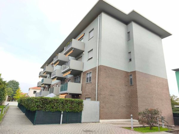 appartamento in vendita a Settimo Milanese in zona Villaggio Cavour