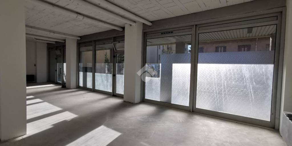 negozio in vendita a Solaro