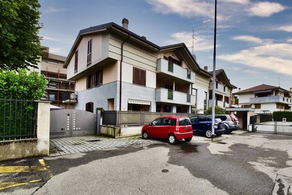 appartamento in vendita a Solaro