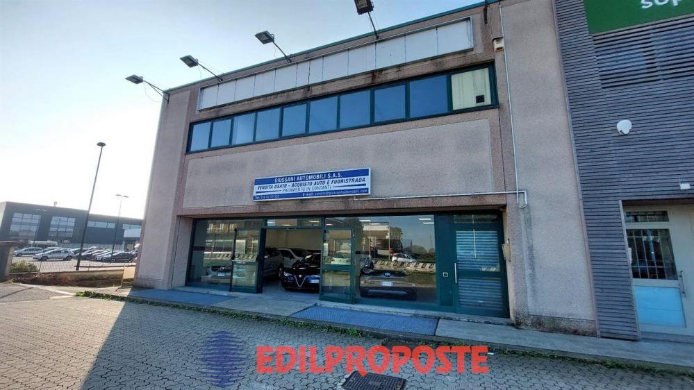 negozio in vendita a Solaro