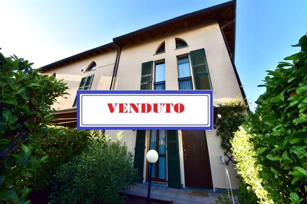 casa indipendente in vendita a Solaro