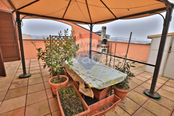 appartamento in vendita a Solaro in zona Villaggio Brollo