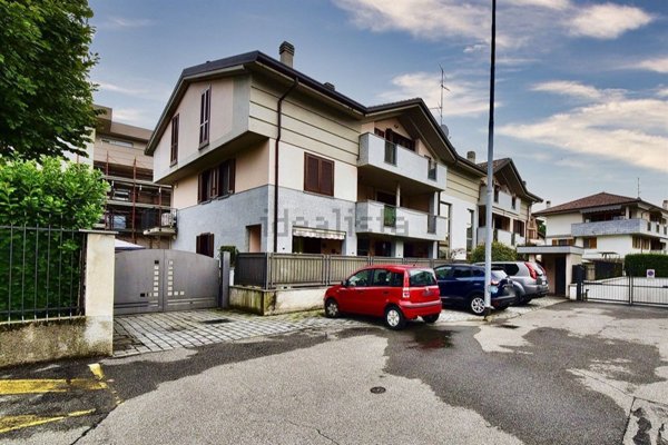 appartamento in vendita a Solaro