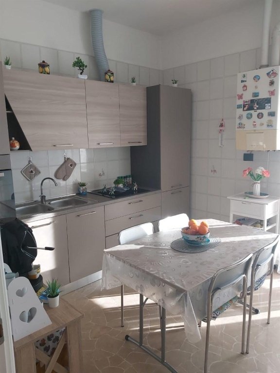appartamento in vendita a Solaro in zona Villaggio Brollo