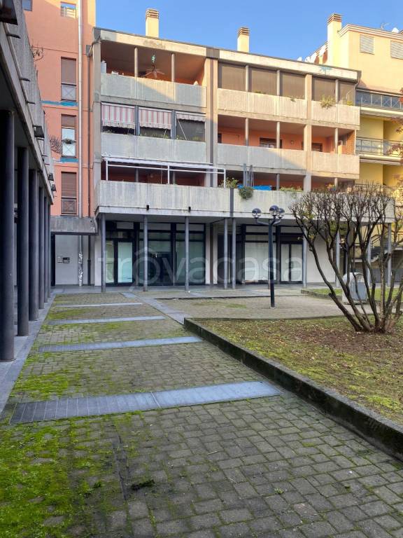 appartamento in vendita a Solaro in zona Villaggio Brollo