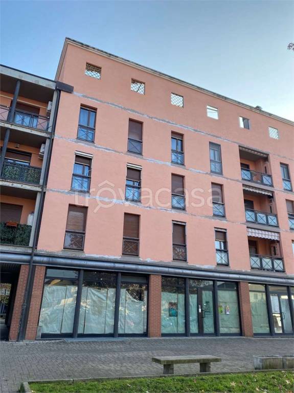 appartamento in vendita a Solaro in zona Villaggio Brollo