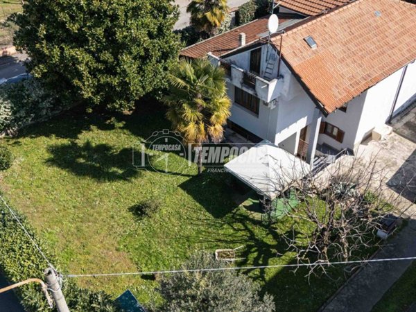 casa indipendente in vendita a Solaro