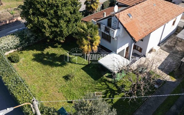 casa indipendente in vendita a Solaro