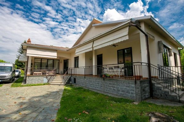 casa indipendente in vendita a Solaro