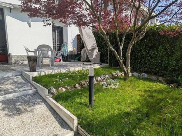 casa indipendente in vendita a Solaro