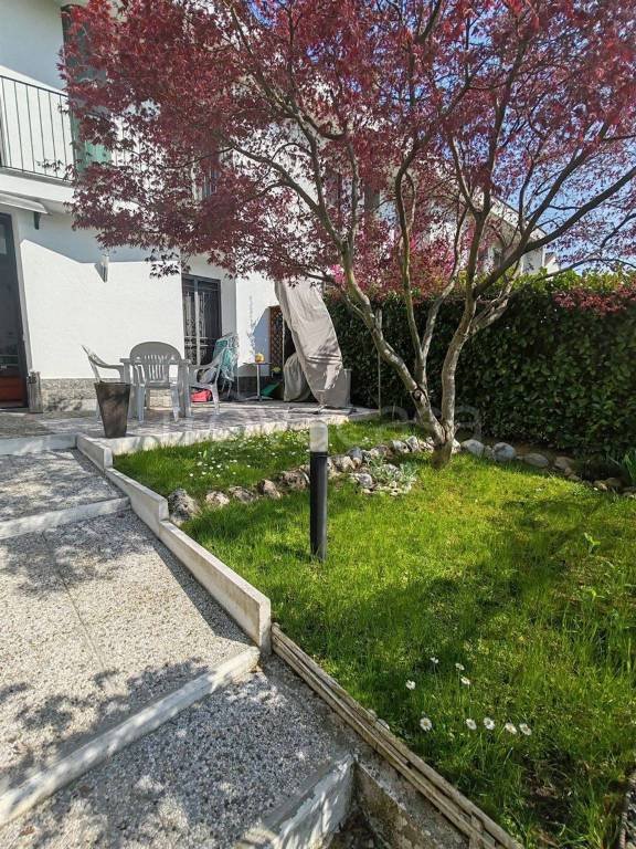 casa indipendente in vendita a Solaro