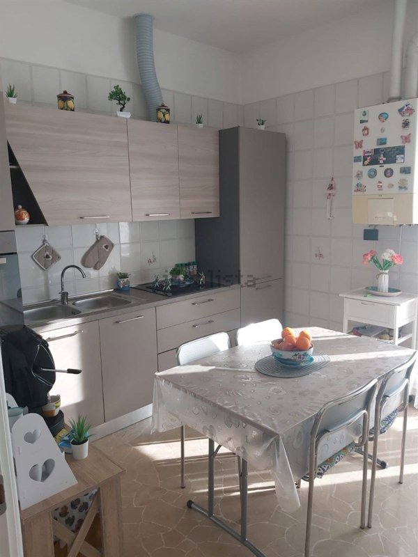 appartamento in vendita a Solaro in zona Villaggio Brollo