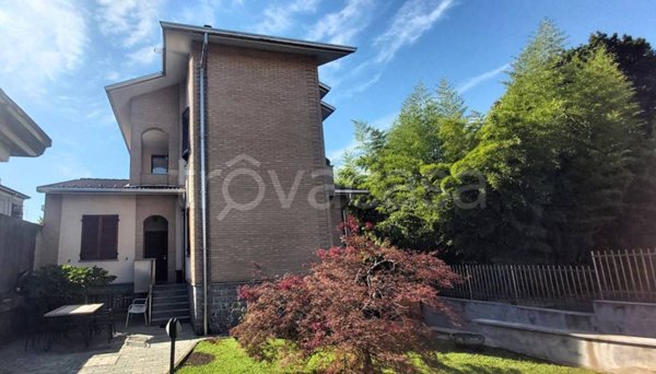casa indipendente in vendita a Solaro