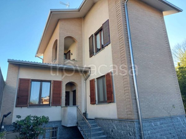 casa indipendente in vendita a Solaro